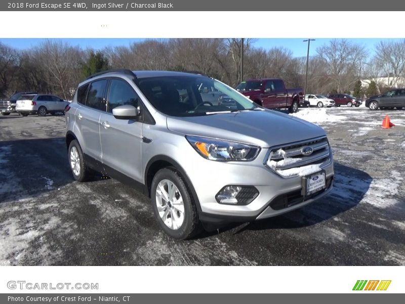 Ingot Silver / Charcoal Black 2018 Ford Escape SE 4WD
