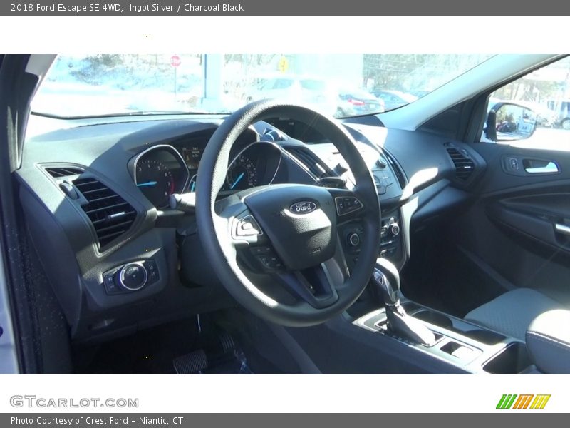 Ingot Silver / Charcoal Black 2018 Ford Escape SE 4WD