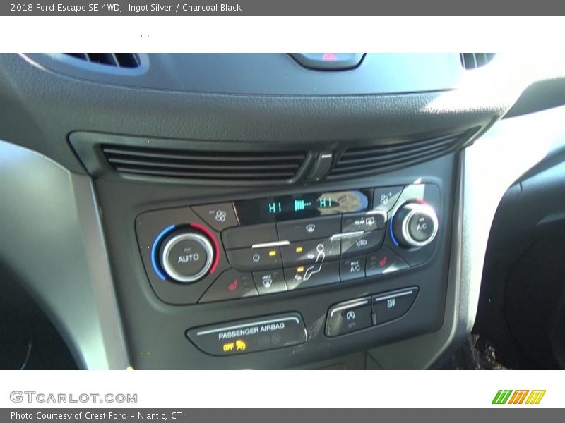 Ingot Silver / Charcoal Black 2018 Ford Escape SE 4WD