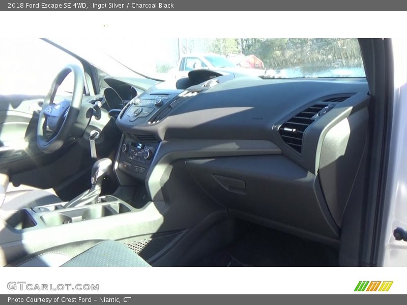 Ingot Silver / Charcoal Black 2018 Ford Escape SE 4WD