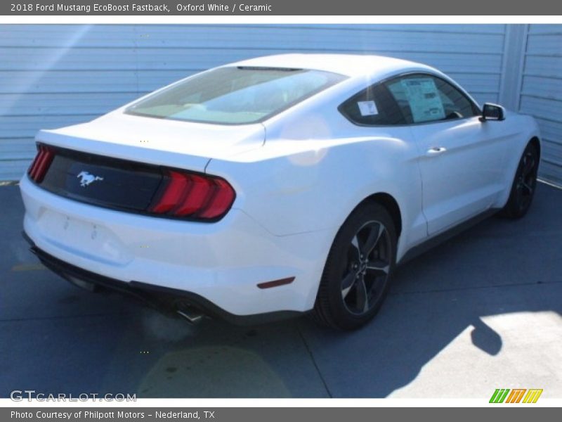 Oxford White / Ceramic 2018 Ford Mustang EcoBoost Fastback