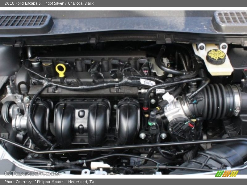 Ingot Silver / Charcoal Black 2018 Ford Escape S