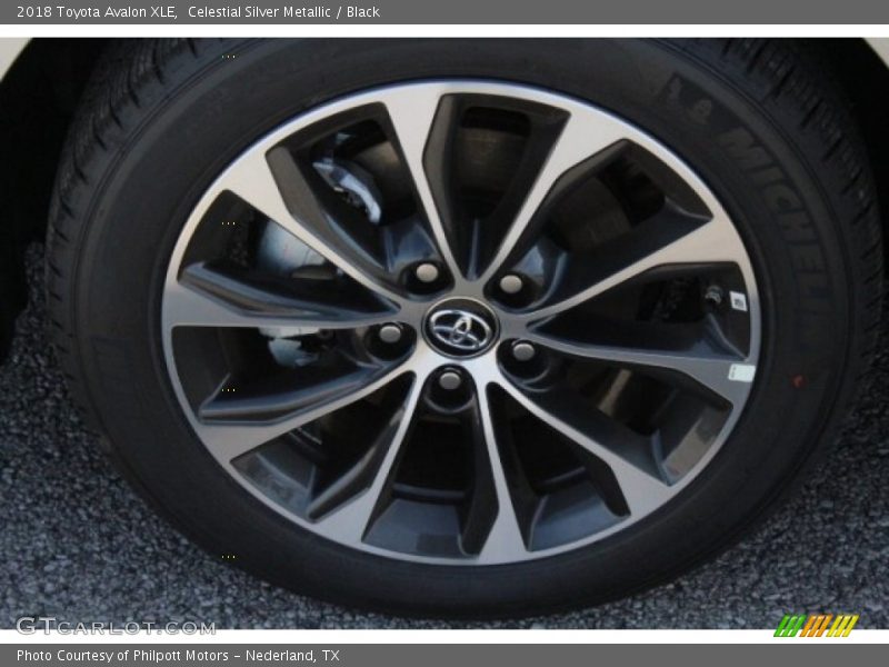 Celestial Silver Metallic / Black 2018 Toyota Avalon XLE