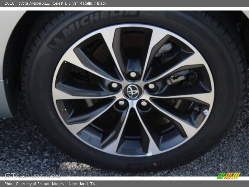 Celestial Silver Metallic / Black 2018 Toyota Avalon XLE
