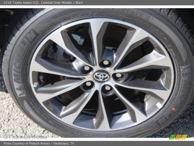 Celestial Silver Metallic / Black 2018 Toyota Avalon XLE