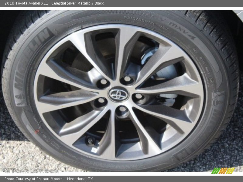 Celestial Silver Metallic / Black 2018 Toyota Avalon XLE