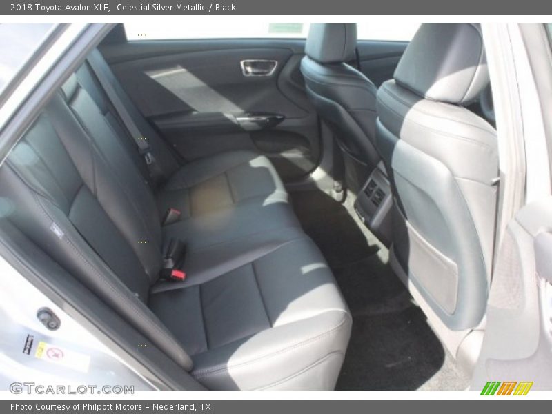 Celestial Silver Metallic / Black 2018 Toyota Avalon XLE