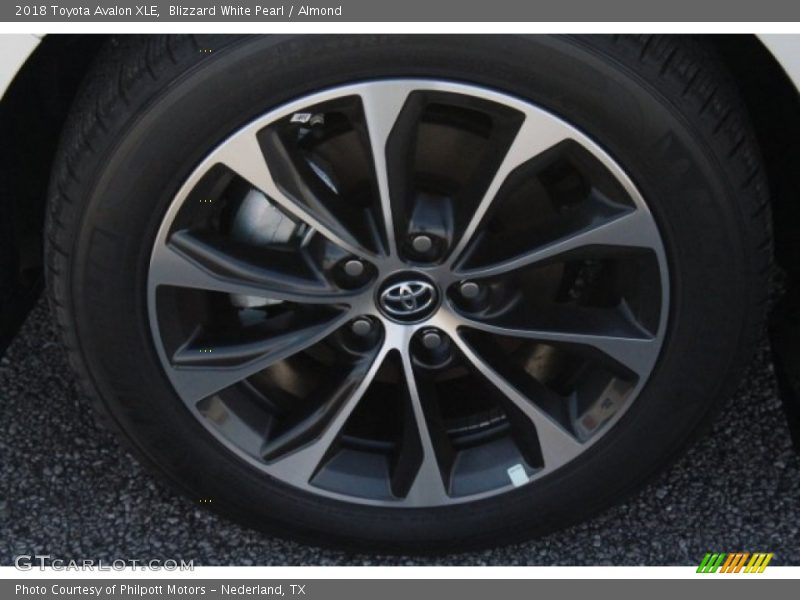 Blizzard White Pearl / Almond 2018 Toyota Avalon XLE