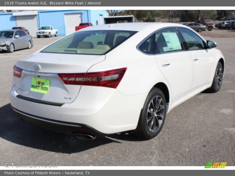 Blizzard White Pearl / Almond 2018 Toyota Avalon XLE