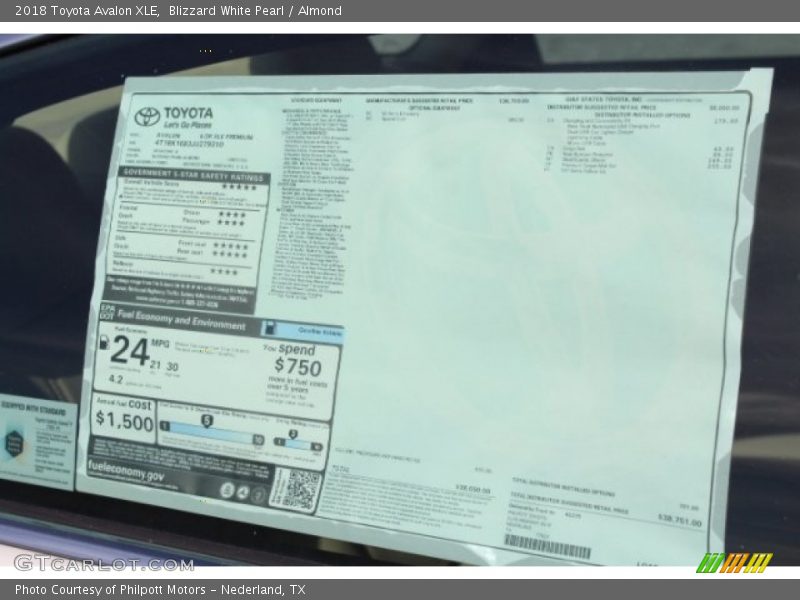 Blizzard White Pearl / Almond 2018 Toyota Avalon XLE
