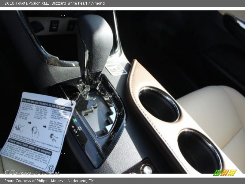 Blizzard White Pearl / Almond 2018 Toyota Avalon XLE