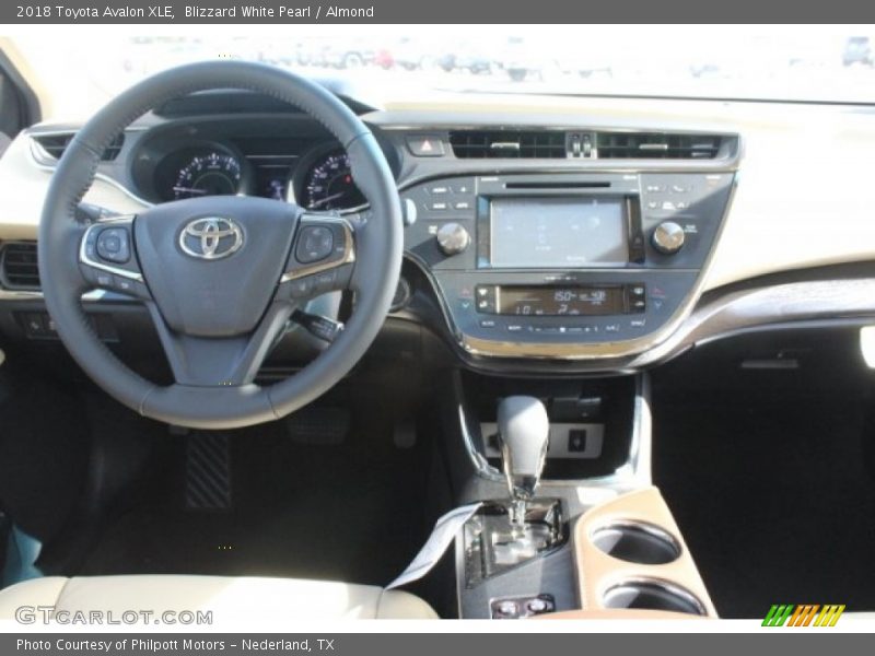 Blizzard White Pearl / Almond 2018 Toyota Avalon XLE