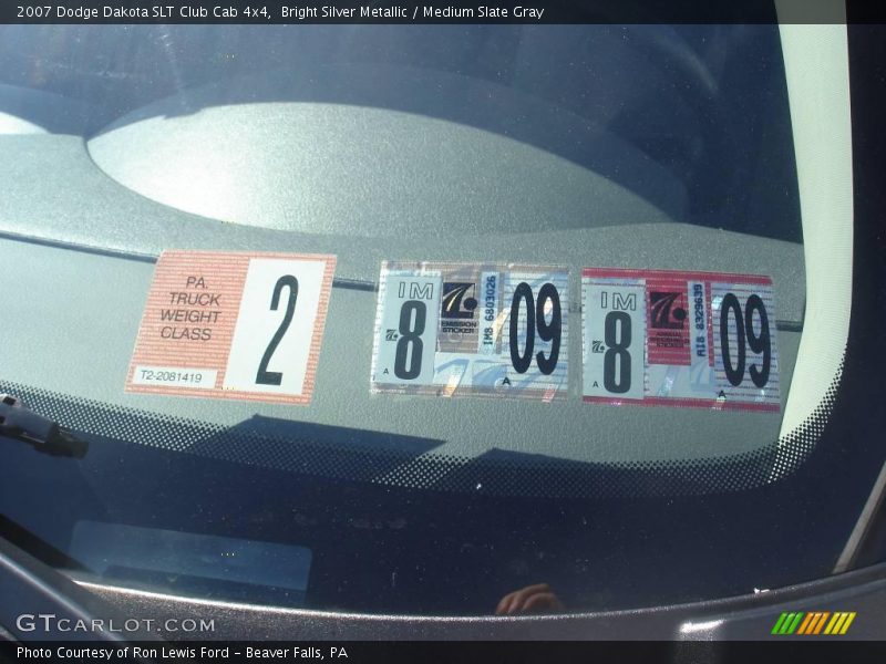 Bright Silver Metallic / Medium Slate Gray 2007 Dodge Dakota SLT Club Cab 4x4