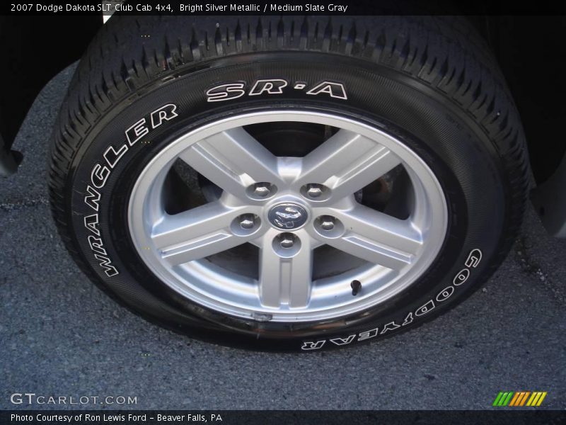 Bright Silver Metallic / Medium Slate Gray 2007 Dodge Dakota SLT Club Cab 4x4