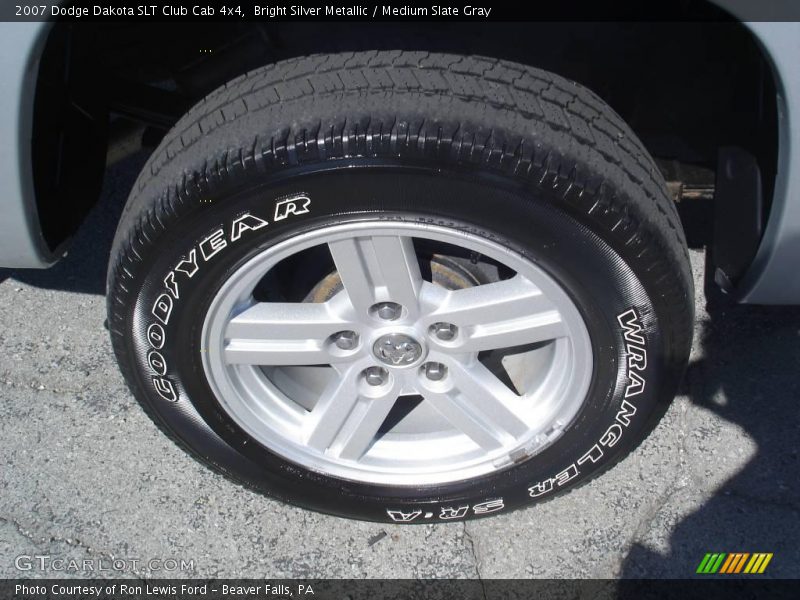 Bright Silver Metallic / Medium Slate Gray 2007 Dodge Dakota SLT Club Cab 4x4