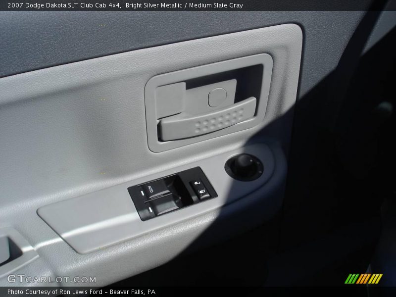 Bright Silver Metallic / Medium Slate Gray 2007 Dodge Dakota SLT Club Cab 4x4