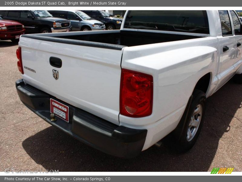 Bright White / Medium Slate Gray 2005 Dodge Dakota ST Quad Cab