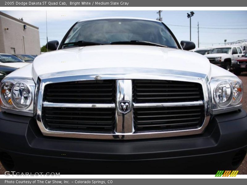 Bright White / Medium Slate Gray 2005 Dodge Dakota ST Quad Cab