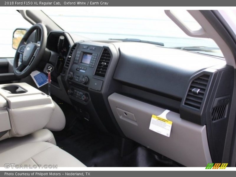 Oxford White / Earth Gray 2018 Ford F150 XL Regular Cab