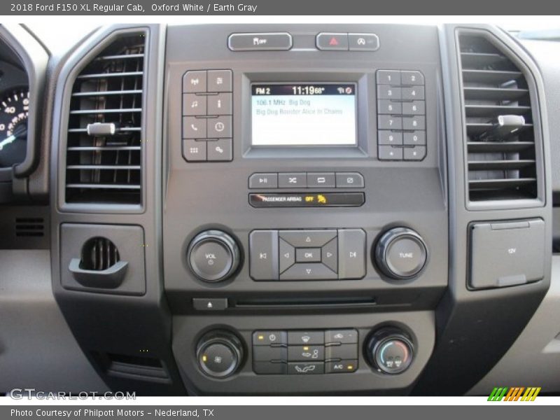 Oxford White / Earth Gray 2018 Ford F150 XL Regular Cab