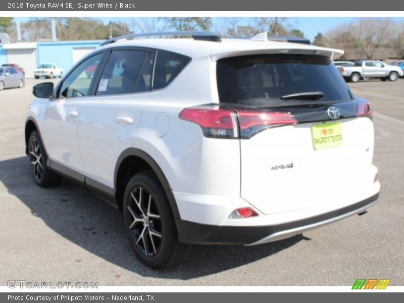 Super White / Black 2018 Toyota RAV4 SE