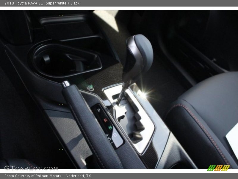 Super White / Black 2018 Toyota RAV4 SE