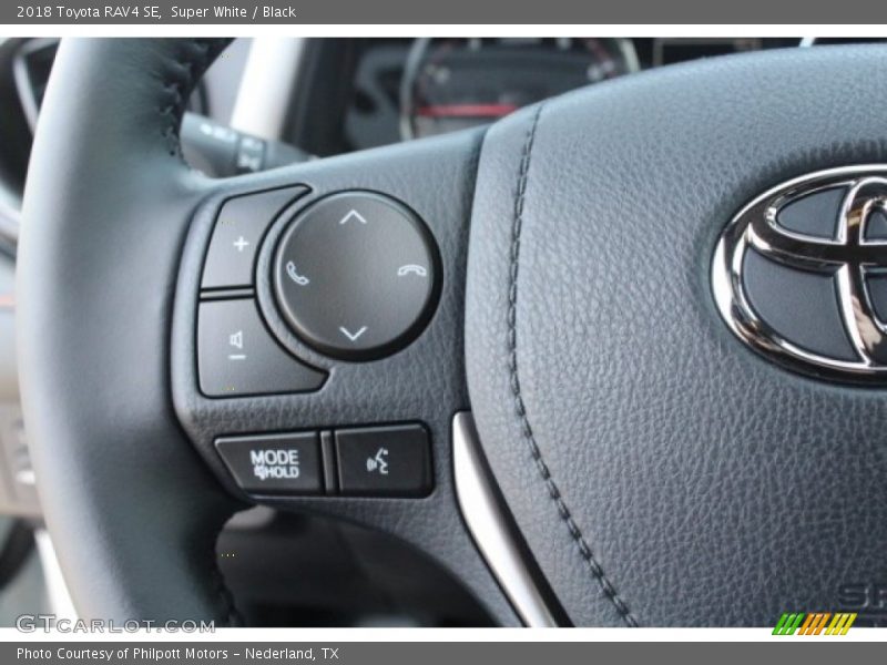 Super White / Black 2018 Toyota RAV4 SE