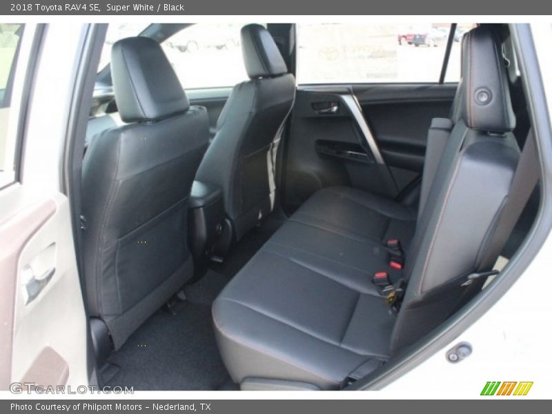 Super White / Black 2018 Toyota RAV4 SE
