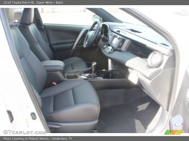 Super White / Black 2018 Toyota RAV4 SE