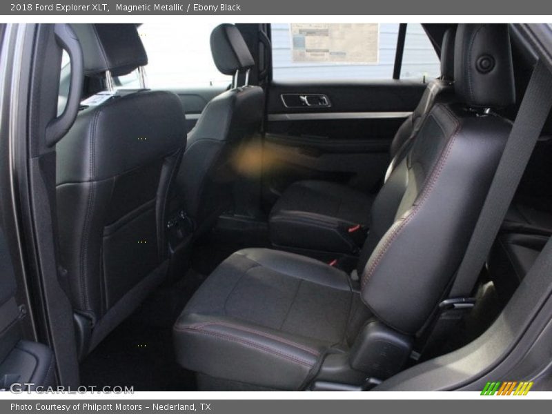Magnetic Metallic / Ebony Black 2018 Ford Explorer XLT