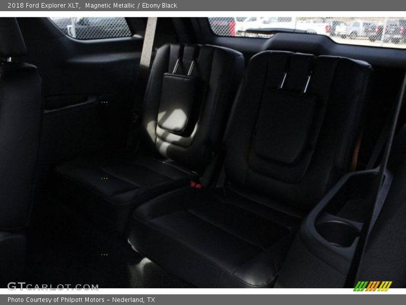 Magnetic Metallic / Ebony Black 2018 Ford Explorer XLT