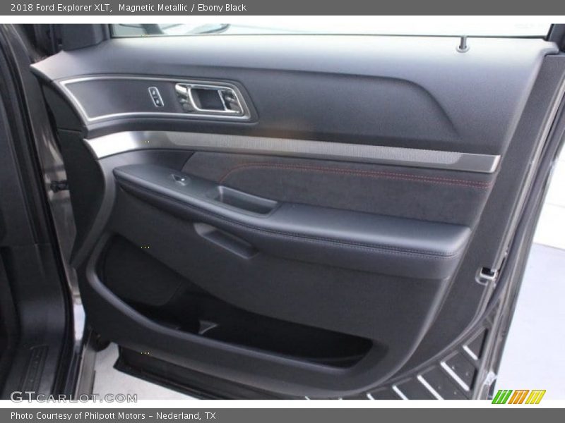 Magnetic Metallic / Ebony Black 2018 Ford Explorer XLT