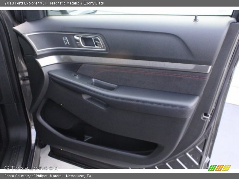 Magnetic Metallic / Ebony Black 2018 Ford Explorer XLT