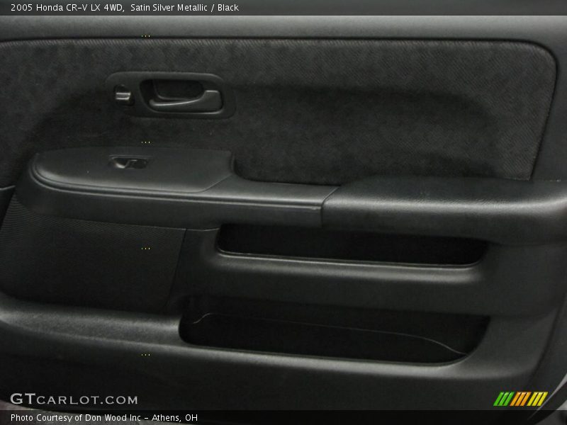 Satin Silver Metallic / Black 2005 Honda CR-V LX 4WD