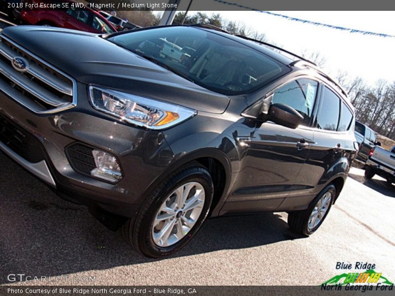 Magnetic / Medium Light Stone 2018 Ford Escape SE 4WD