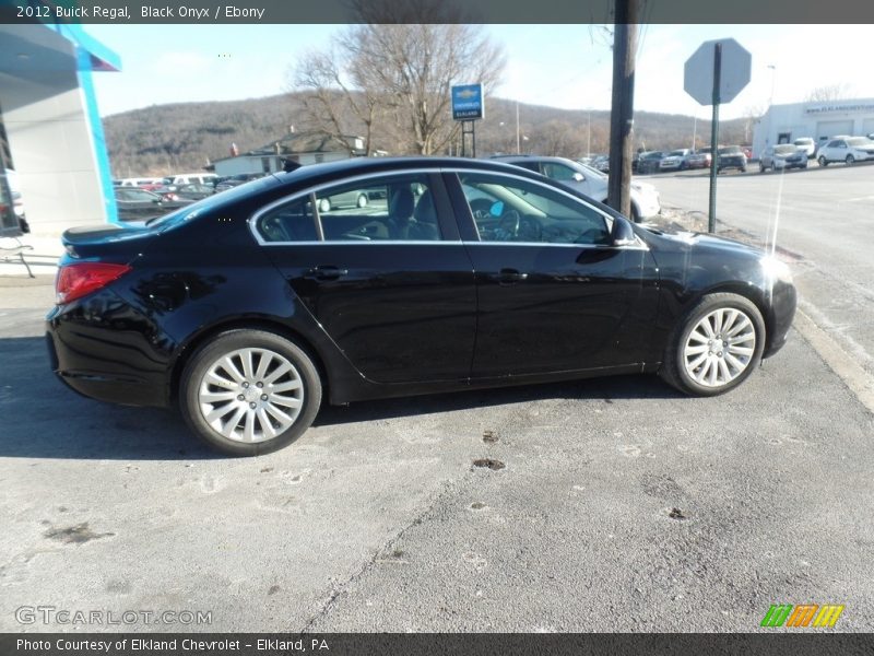 Black Onyx / Ebony 2012 Buick Regal