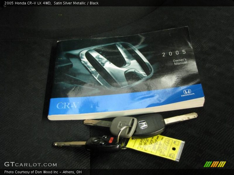 Satin Silver Metallic / Black 2005 Honda CR-V LX 4WD
