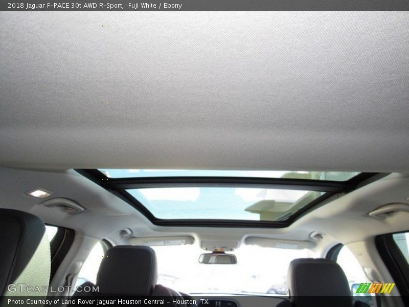 Sunroof of 2018 F-PACE 30t AWD R-Sport