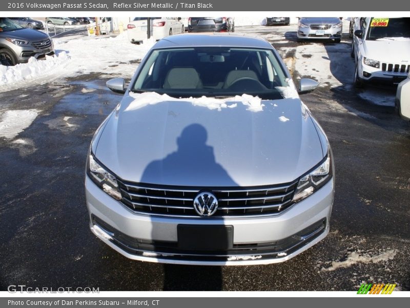 Reflex Silver Metallic / Titan Black 2016 Volkswagen Passat S Sedan