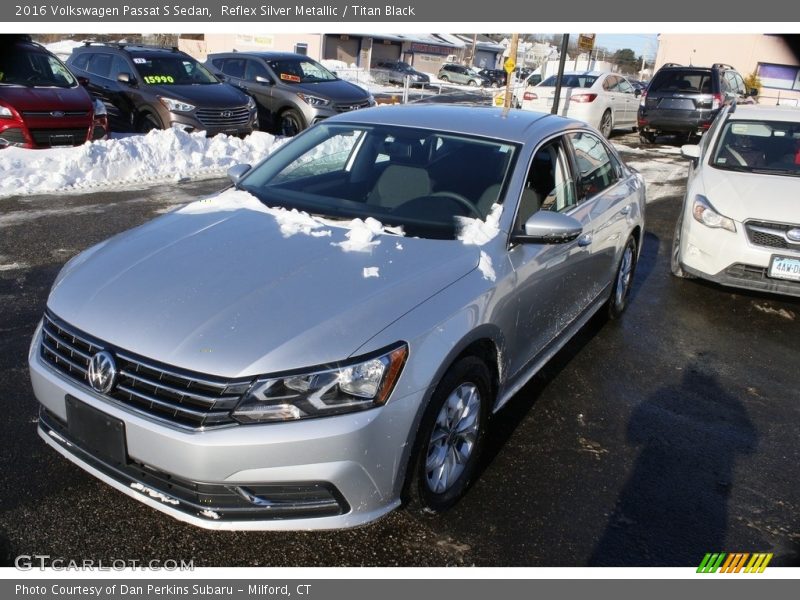 Reflex Silver Metallic / Titan Black 2016 Volkswagen Passat S Sedan
