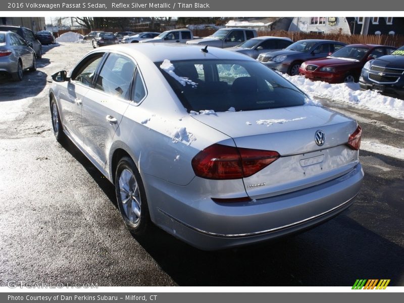 Reflex Silver Metallic / Titan Black 2016 Volkswagen Passat S Sedan