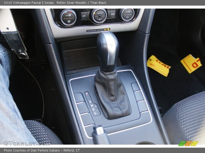 Reflex Silver Metallic / Titan Black 2016 Volkswagen Passat S Sedan