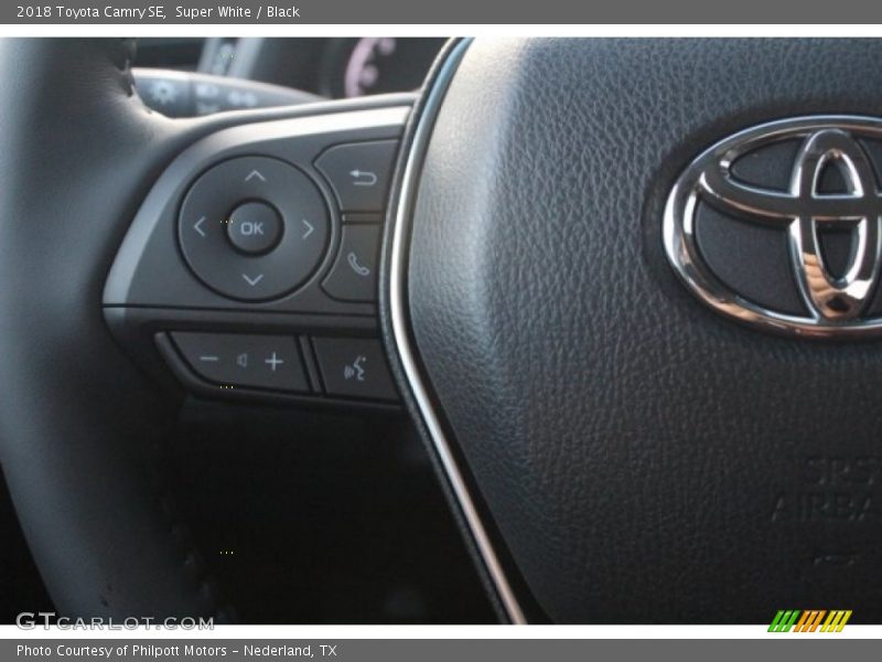 Super White / Black 2018 Toyota Camry SE
