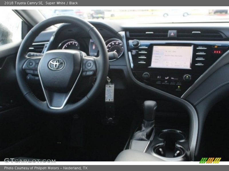 Super White / Black 2018 Toyota Camry SE