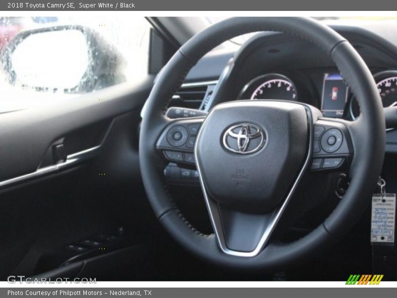 Super White / Black 2018 Toyota Camry SE