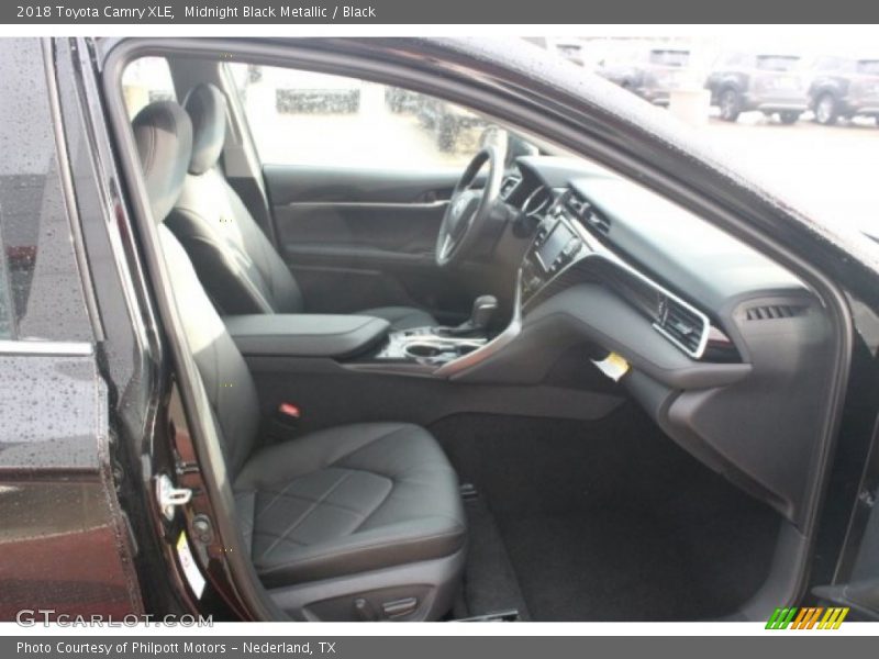Midnight Black Metallic / Black 2018 Toyota Camry XLE