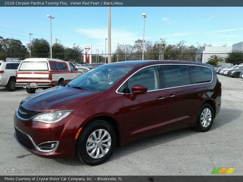 Front 3/4 View of 2018 Pacifica Touring Plus