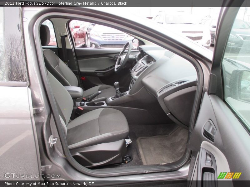 Sterling Grey Metallic / Charcoal Black 2012 Ford Focus SE 5-Door