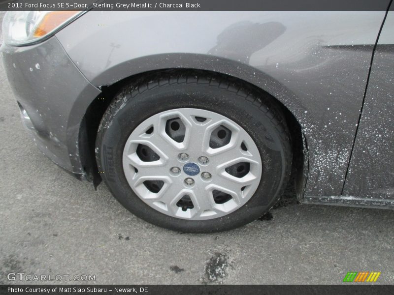 Sterling Grey Metallic / Charcoal Black 2012 Ford Focus SE 5-Door