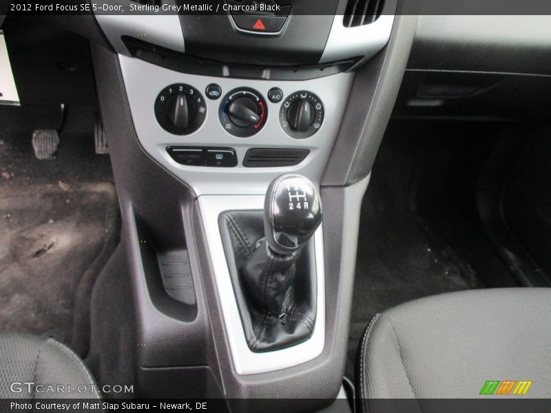Sterling Grey Metallic / Charcoal Black 2012 Ford Focus SE 5-Door